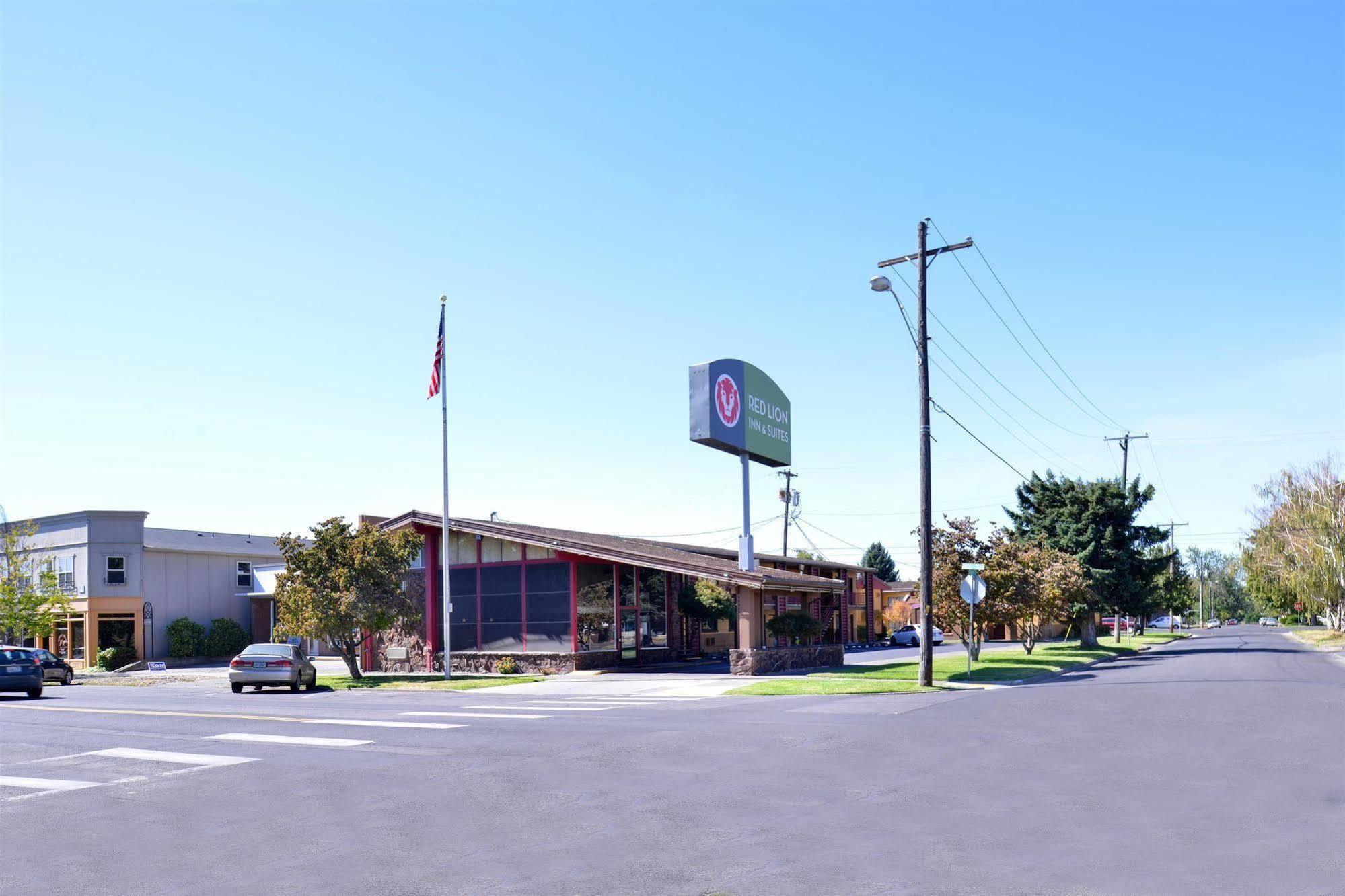 Red Lion Inn And Suites Walla Walla Exterior foto